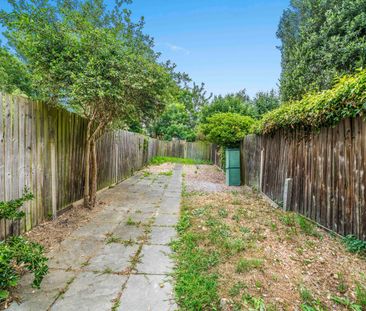 6 Bed Terraced House, Trevelyan Road, SW17 - Photo 3