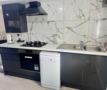 1 bedroom in a house share to rent - Photo 6