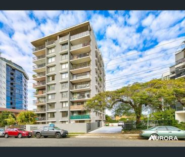 Elevated Inner-City Living with River Breezes - Photo 6