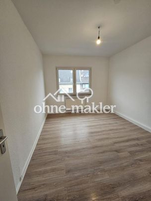 WG geeignet! 4. OG OHNE Aufzug! renovierte 3-Zimmer-Wohnung mit Balkon in Duisburg-Hochfeld - Photo 1
