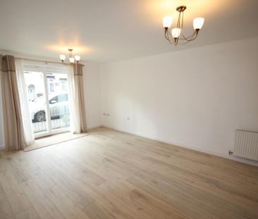 2 bedroom flat to rent - Photo 4