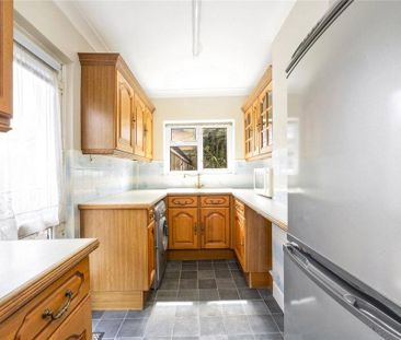 4 bedroom detached house to rent - Photo 6