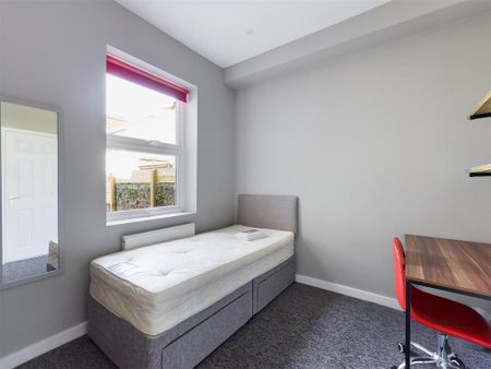 1 bedroom in a house share to rent - Photo 5