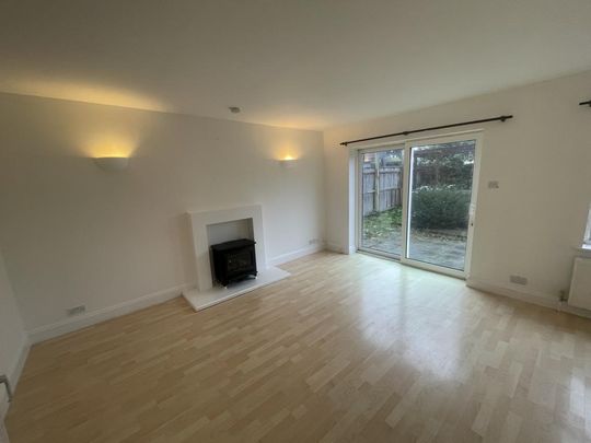 3 bedroom bungalow to rent - Photo 1