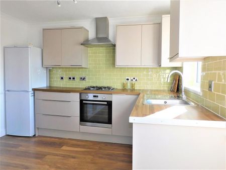 2 bedroom end of terrace house to rent - Photo 5