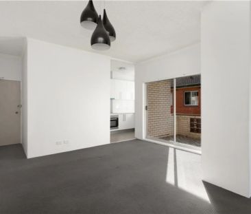 Two Bedroom Unit In The Heart Of Kogarah - Photo 1