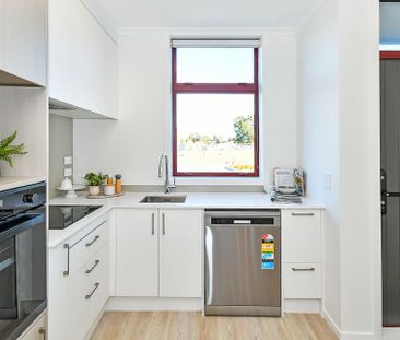 New Modern 2BR Townhouse in Manukau! - Photo 5