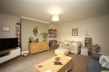 Royal Parade Mews, - Photo 4