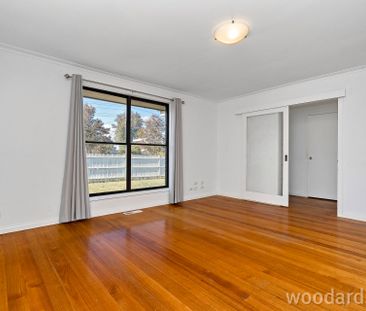 Spacious 3 Bedroom Home - Photo 2