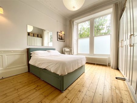 3 Bedroom - Photo 2