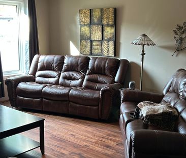 Furnished 2 Bedroom Upper in City Park - steps from the River - Photo 6