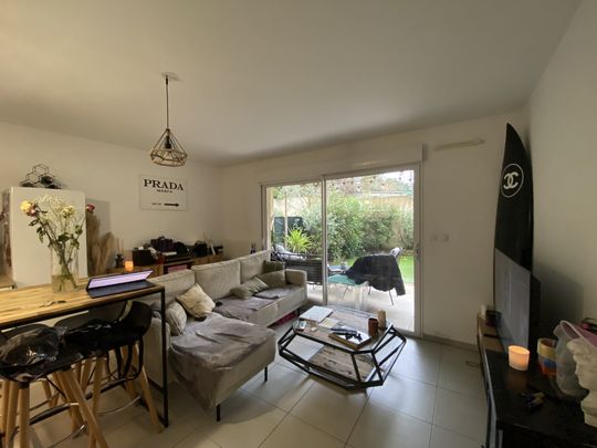 Location Appartement 2 pièces 38m² SANARY SUR MER 83110 - Photo 1