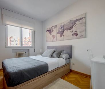 Calle de Juan Esplandiú, Madrid, Community of Madrid 28007 - Photo 6