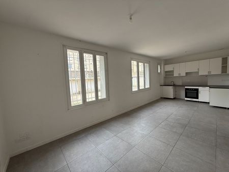 Location Appartement 3 pièces 57m² AVIGNON 84000 - Photo 2