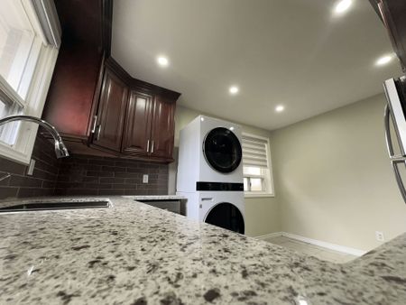 For Lease - 360 Guelph Street Unit# Upper, Oshawa, Ontario - Photo 2