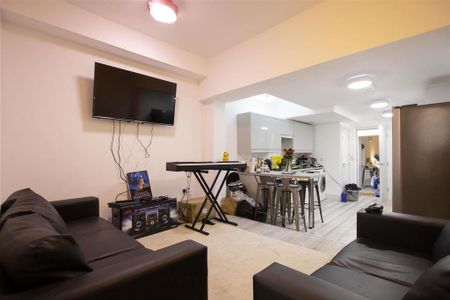 5 bedroom house to rent - Photo 2