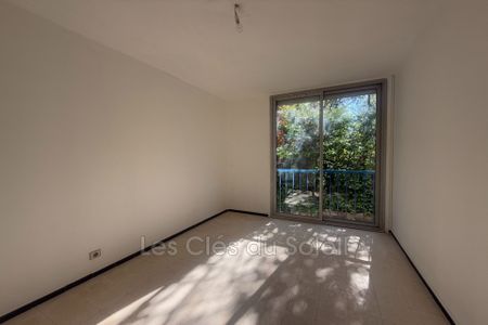 Location appartement 4 pièces 66 m² Toulon - Photo 2
