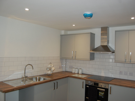 1 bedroom in a house share to rent - Photo 3