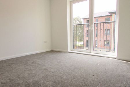 2 Bed Flat - Photo 4