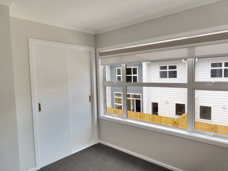 Stokes Valley - Photo 3