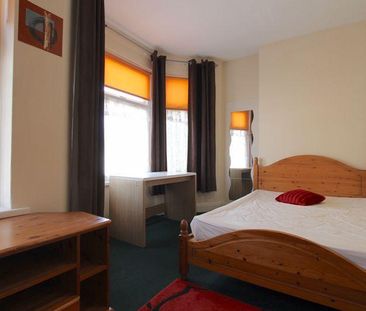 5 bedroom terraced house to rent - Photo 5