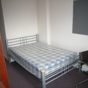 ALL BILLS INCLUDED - MODERN ROOM IN FLAT SHARE FOR STUDENTS - Photo 2