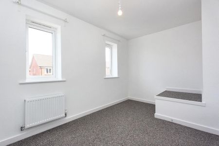 2 bedroom end of terrace house to rent - Photo 4