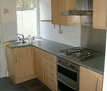 A double room in a 4 bed HOUSE IN WAIVERTREE L15 - Photo 5