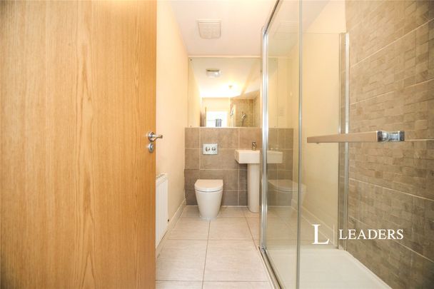 4 bedroom semi detached to rent Hazel Mead, LU5 - Photo 1