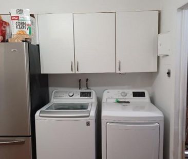 4 1/2 bien éclairé un stationnement entre laveuse sécheuse propre l... - Photo 3