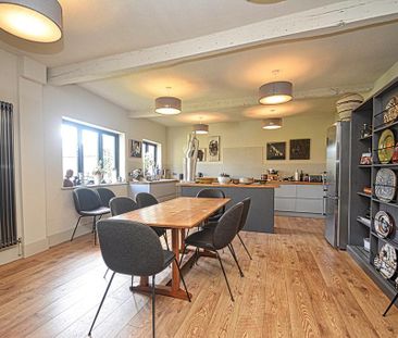 4 bedroom detached house to rent - Photo 3