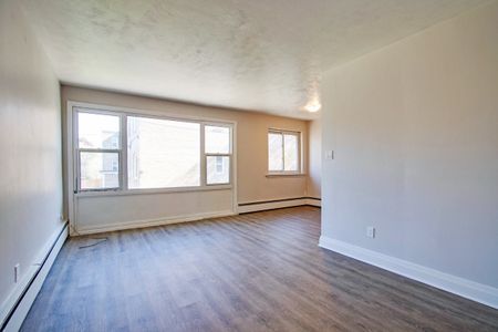 109 Craydon Road apartment — Whitby, ON (2-Bedroom) - 2 Bedroom - Photo 5