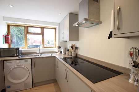 5 bedroom semi-detached house to rent - Photo 4