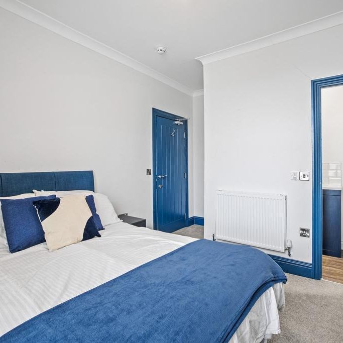 1 bedroom in a house share to rent - Photo 1