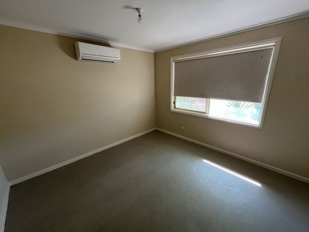 48 McSporran Crescent, Port Augusta - Photo 4