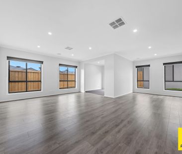 Beautifully Designed Family Home in the Heart of Deanside! - Photo 3