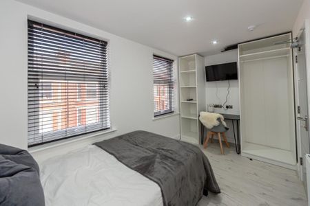 6 bedroom house to rent - Photo 2