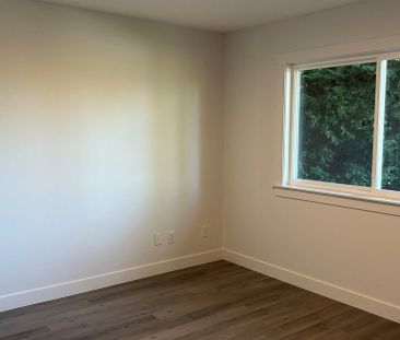 667 Sixth Street- Upper - Photo 3