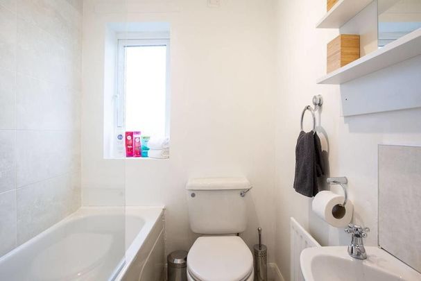 155 Joanmount Gardens, Belfast BT14 6NZ - Photo 1