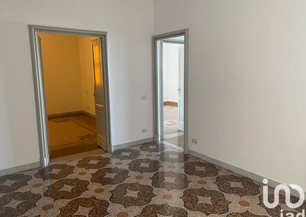 Via Gaetano Colombo, Genova, Liguria 16122