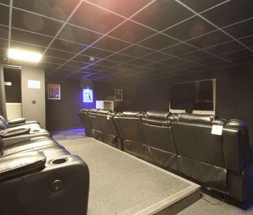 Studio, Broadgate House, Beeston, NG9 - Photo 1