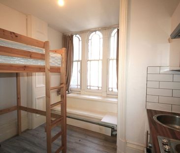 Bedsit, Clanricarde Gardens, W2 - Photo 3