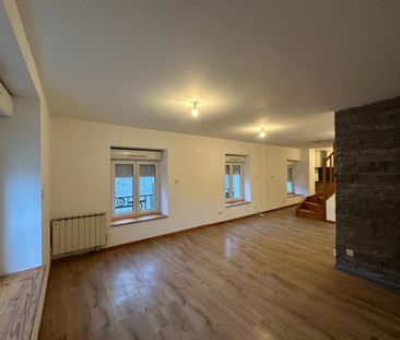 F4 duplex rafraîchit de 92m2 à louer Unieux - Photo 2