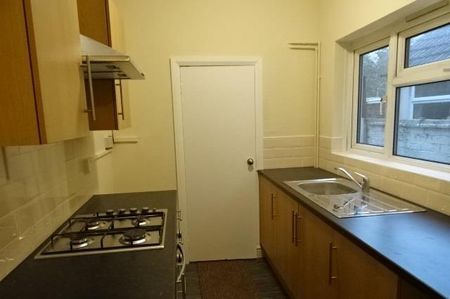 3 bedroom terraced house to rent - Photo 5