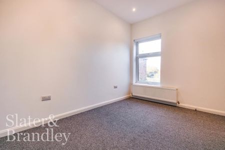 3 bedroom terraced house to rent - Photo 4