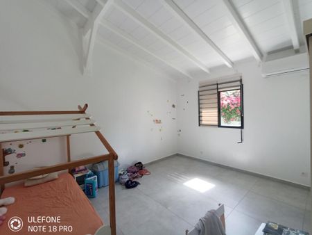 Location Maison 4 pièces 160m² LAMENTIN 97129 - Photo 2