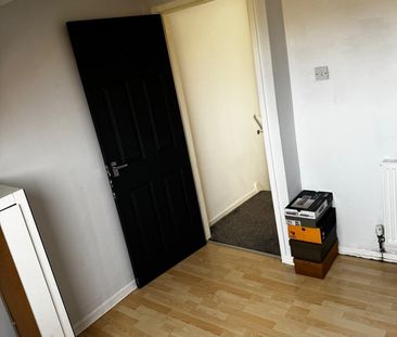 Room in a Shared House, Normanton Spring Road, S13 - Photo 1
