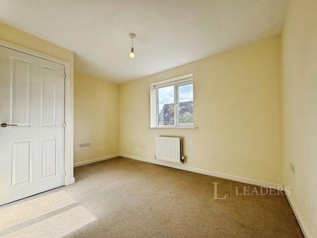 4 bedroom house to rent Willowcroft Way, Cringleford, Norwich, NR4 - Photo 3
