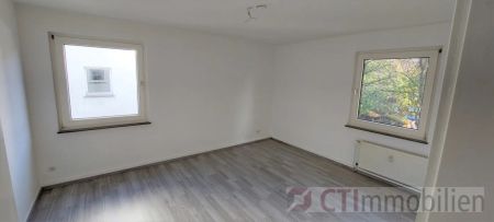 frisch renoviert - 2-Zimmer, Küche, Bad mit Tageslicht - Photo 4