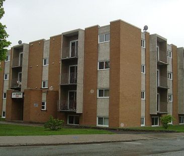 Beau 2.5 pièces situé près du CÉGEP et du 24 JUIN à Sherbrooke - Photo 2